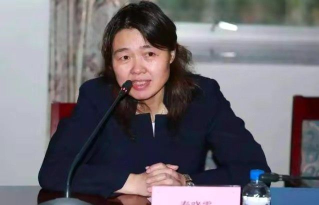 含着她的花蒂啃咬高潮免费视频